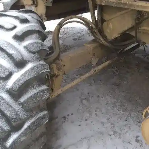 Used New Holland TR98 Axle, Rear Wheel Assist