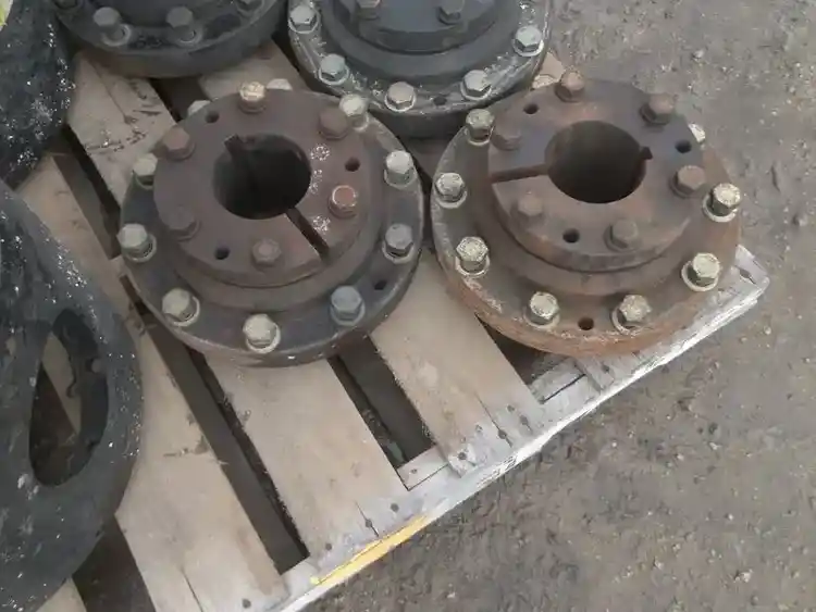Used New Holland t8.390 Duals/Spacers, Dual Hubs