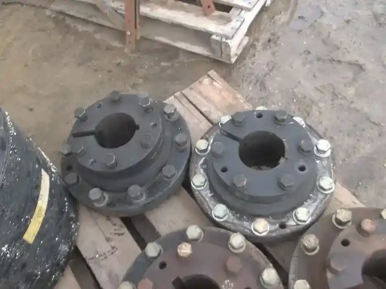 Used New Holland t8.390 Duals/Spacers, Dual Hubs