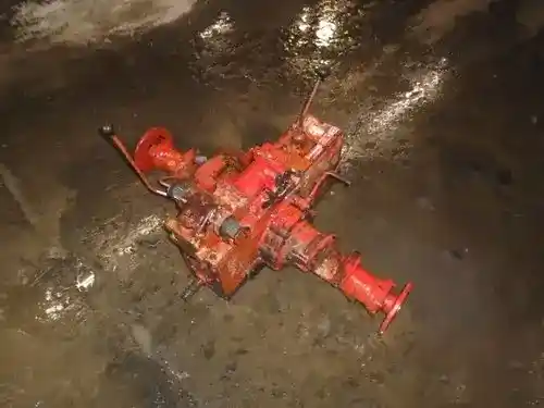Used International 284 Transmission/Rear End, Complete Rear Half