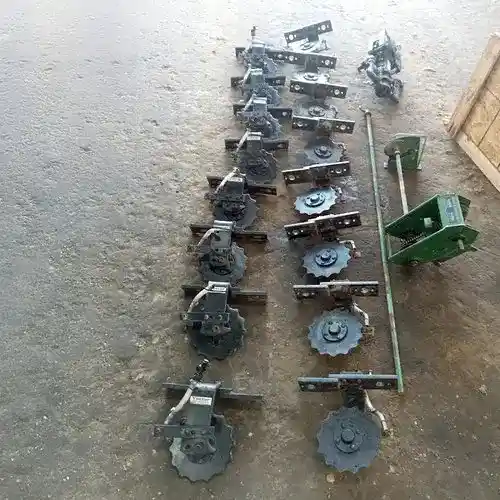 Used John Deere 7200 Accessories, Fertilizer