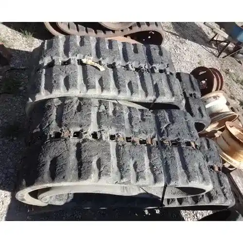 Used Kubota SVL90-2 Tracks