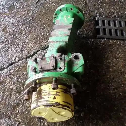 Used John Deere 3400 Axle, Outboard Assembly