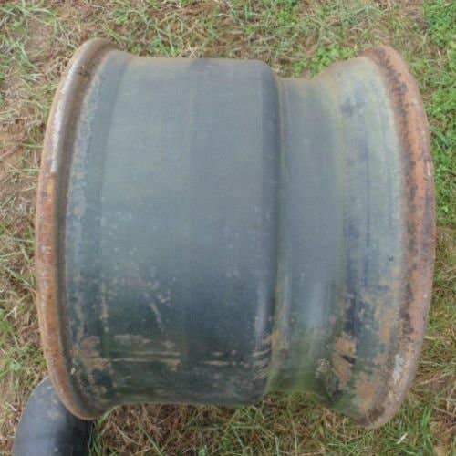 432852 | 13" x 19.5" |  7" & 7.5" Offset | 6 Bolt Rear Rim | John Deere 4300 4310 4400 4410 |  | AM122844