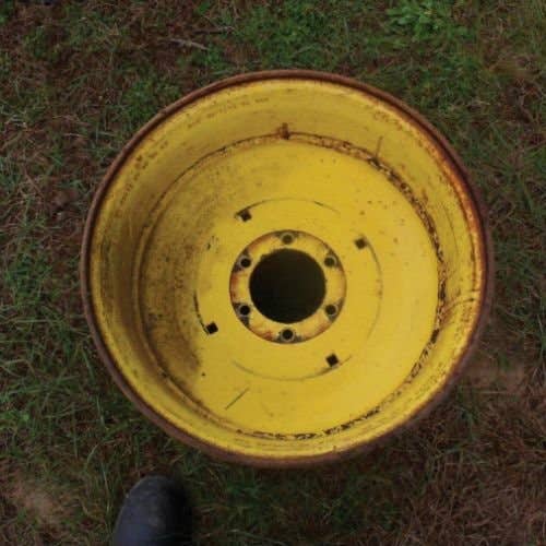 432852 | 13" x 19.5" |  7" & 7.5" Offset | 6 Bolt Rear Rim | John Deere 4300 4310 4400 4410 |  | AM122844
