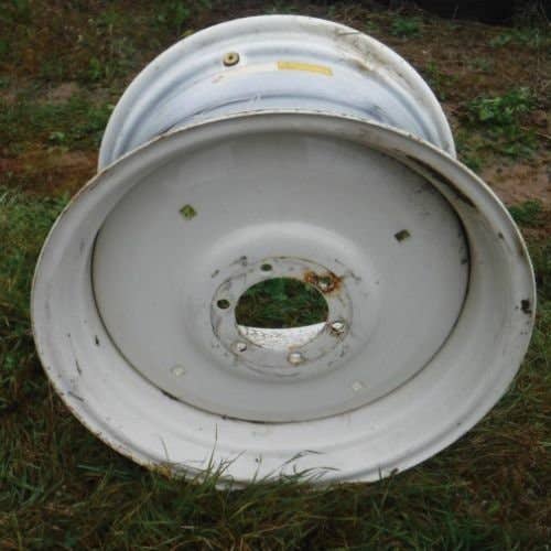 432838 | 15" x 24" | 2 7/8" & 13" Offset | 6 Bolt New Holland Rim |