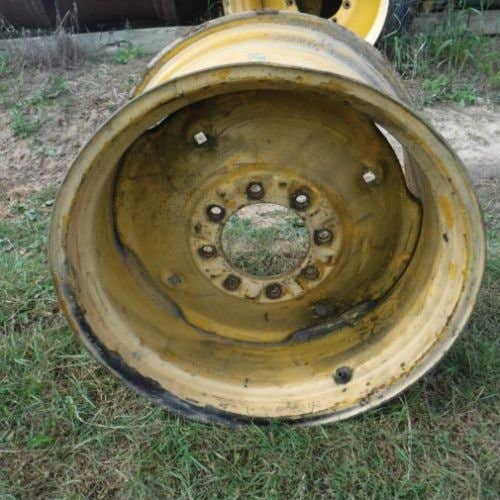 432834 | 16" x 24" | 4 7/8" & 11 3/8" Offset | 8 Bolt | Rear Rim | Massey Ferguson 50A 60 |  | 2756789M91 | 842760M91