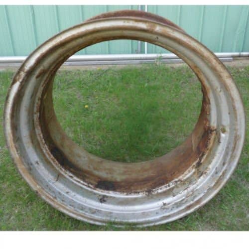 499040 | 16" x 30" Drop Center Rear Rim | Used |
