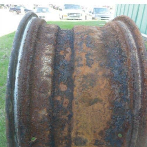 499040 | 16" x 30" Drop Center Rear Rim | Used |