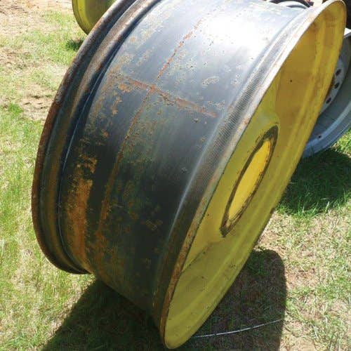 431201 | 16"x 42" Dual Rear Rim | 10 Bolt | John Deere 4250 4255 4450 4455 4555 4560 4620 4640 4650 4755 4760 4840 4850 4955 4960 6030 6140R 6145M 6145R 6150R 6155M 6155R 6175M 6175R 6195M 6195R 6215R 7130 Premium 7220 7230 Premium 7320 |  | RE211634