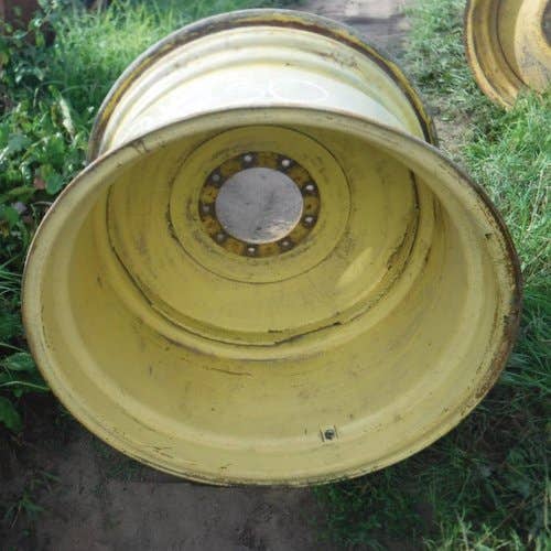 433942 | 20"x 30" | 2 1/5" Offset | 9 Bolt Rim | John Deere 8430 8630 |  | AR52265