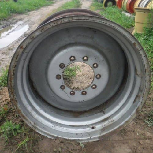 433945 | 21"x 32" | 8" & 13 1/2" Offset | 10 Bolt Rim | Gleaner L2 L3 M2 M3 N5 N6 R5 R6 R40 R42 R50 R52 R62 R72 | White 2600 |  | 71361407