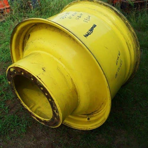 437382 | 23"x 38" | 33"& 8.75" Offsets | 16 Bolt Rim | John Deere 9770 STS |