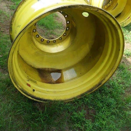 437382 | 23"x 38" | 33"& 8.75" Offsets | 16 Bolt Rim | John Deere 9770 STS |