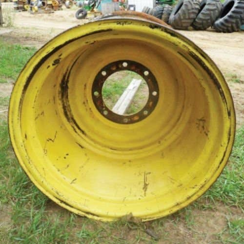 432130 | 25" X 26" 8 Bolt Rim | New Holland TR75 TR85 TR86 1900 1915 2100 2115 |  | 679237