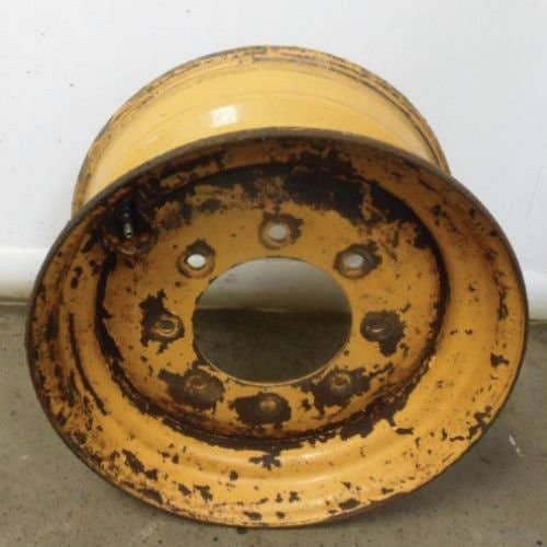 432641 | 8.25" x 16.5" | 2.5" & 6.75" Offset | 8 Bolt Rim | Gehl 4635 4640 4835 4840 |  | 134371