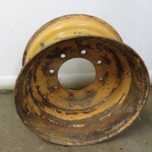 432641 | 8.25" x 16.5" | 2.5" & 6.75" Offset | 8 Bolt Rim | Gehl 4635 4640 4835 4840 |  | 134371