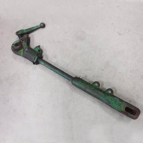 Used Adjustable Lift Link Assembly fits John Deere 820 1020 2020 2030 2040 2155 2240 2350 2355 2440 2550 2555 2630 2640 2750 2755 2940 2950 AR44551 Used Adjustable Lift Link Assembly fits John Deere 820 1020 2020 2030 2040 2155 2240 2350 2355 2440 2550 2555 2630 2640 2750 2755 2940 2950 AR44551