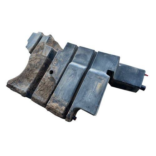 Used Main Fuel Tank fits Challenger MT735 MT745 MT755 MT765 fits AGCO 201-3710 Used Main Fuel Tank fits Challenger MT735 MT745 MT755 MT765 fits AGCO 201-3710