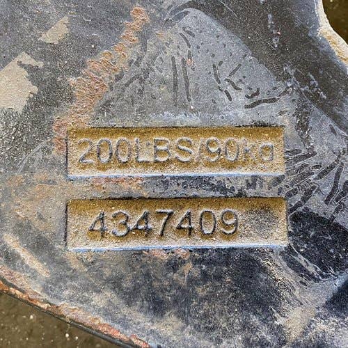 413453 | Suitcase Weight | Challenger MT545B MT595B MT645C MT645D MT655C MT655D MT665C MT665D MT675C MT675D MT685D MT685E |  | 4347409M1 | 4347409