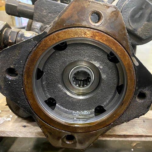 413252 | Hydrostatic Pump | Willmar 6200 |  | WR31597 | 6421-195