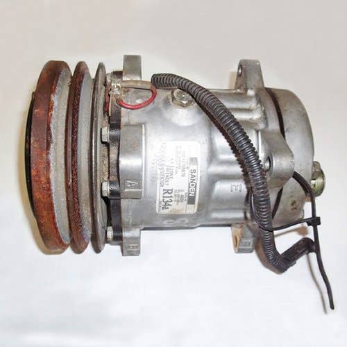 411499 | Air Conditioning Compressor | AGCO 9365 | Case 85XT 90XT 95XT 521D 521D 570LXT 570LXT 570MXT 570MXT 580L 580L 580M 580M 580SK 580SK 580 Super L 580 Super L 590 590 590 Super |  | 199755C3 | 1990760C1 | 1999755C2 | 700713317 | 86983967 | 86993462