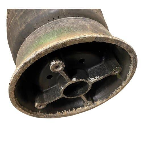 445850 | Air Suspension Absorber/ Air Bag | John Deere R4045 R4060 600R 600R 612R 616R 4920 4930 4940 |  | AN205761