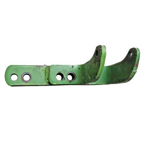 440549 | Alternator Bracket | John Deere 690B 690B 693B 985 4040 4230 4620 5200 5400 5440 6600 6602 6620 6622 7020 7700 7720 8820 |  | AR56010 | R70870