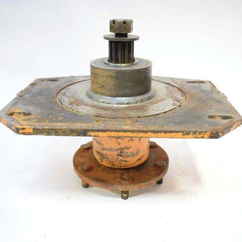 497235 | Axle Assembly | Rear | Case 1818 1825 1825B |  | 126331A1 | 118985A1 | 118987A1 | D121413