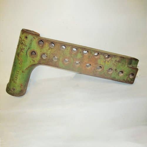 430520 | Axle Knee | Left Hand | John Deere 4455 4555 4630 4650 4755 4760 4840 4850 4955 4960 9940 9950 |  | AR59217 | R49602
