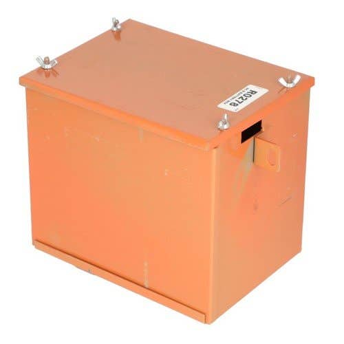103869 | Battery Box with Lid | Allis Chalmers B C CA |  | 70226026 | 226026