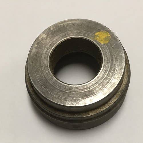Used Bearing Housing w/o Bearings fits John Deere 2510 2520 3020 4020 4320 3010 4000 500C 500A 500C 500A R53585