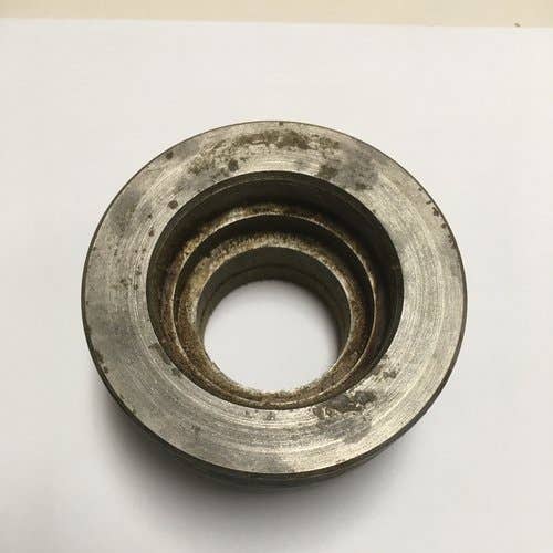 435088 | Bearing Housing w/o Bearings | John Deere 500A 500A 500C 500C 2510 2520 3010 3020 4000 4020 4320 |  | R53585