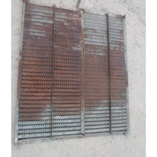 Used Blunt Finger Bottom Sieve fits John Deere 4400 4400 4420 AH85351