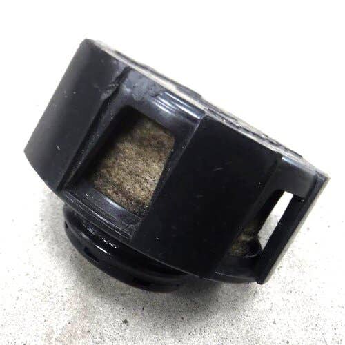 413510 | Hydraulic Tank Cap - Non Vented | Bobcat S130 S150 653 751 753 763 773 853 863 963 7753 |  | 6728149