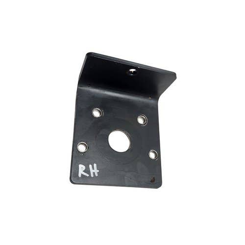 409142 | Pump Bracket | Right Half | Bobcat S510 S530 S550 S570 S590 T550 T590 |  | 7024890