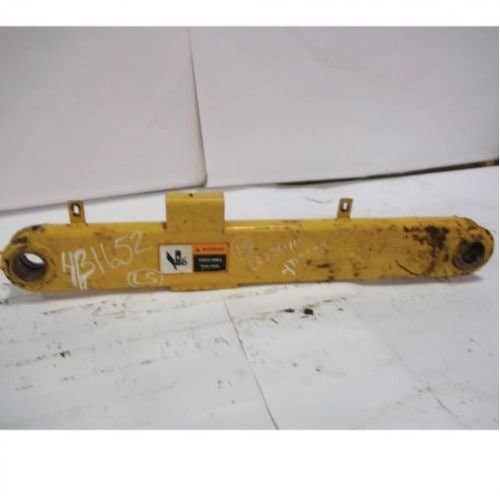 Used Boom Link Lower - Left Hand fits John Deere 6675 7775 MG86508855 fits New Holland C175 L160 L170 L565 LS160 LS170 LX565 LX665 86590645 85639166 Used Boom Link Lower - Left Hand fits John Deere 6675 7775 MG86508855 fits New Holland C175 L160 L170 L565 LS160 LS170 LX565 LX665 86590645 85639166