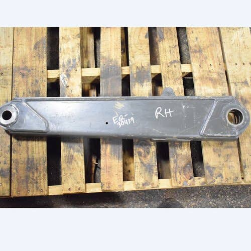 432681 | Boom Link | Lower - RH | New Holland C232 C238 L223 L225 L228 L230 |  | 47372606