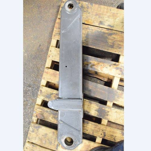432681 | Boom Link | Lower - RH | New Holland C232 C238 L223 L225 L228 L230 |  | 47372606