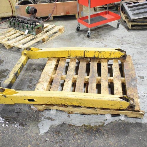 Used Boom Link. Lower fits John Deere 675B MG9802086 MG9846019 fits New Holland L553 L555 9802086 9846019