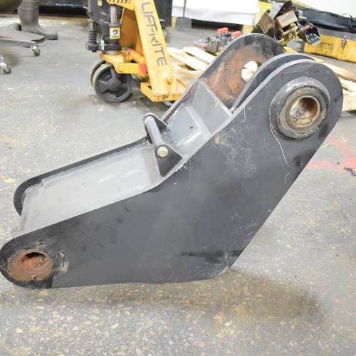 433961 | Boom Link | Rear | JCB 260 260T 280 300 300T 320T 330 |  | 333/L1557