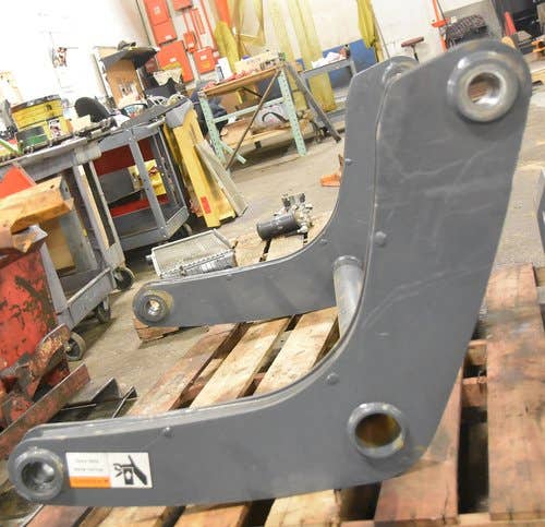 437550 | Boom Link | Upper Assembly | John Deere 326D 328D 329D 332D 333D |  | AT353461