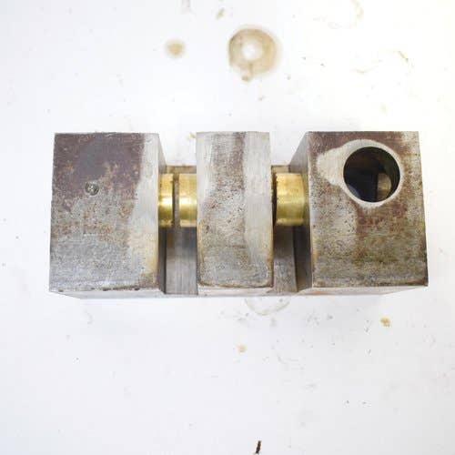 Used Brake Block fits Bobcat 642 643 843 943 742 743 6562757 Used Brake Block fits Bobcat 642 643 843 943 742 743 6562757