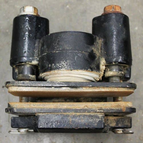 437420 | Brake Caliper | John Deere 4730 4830 |  | AN305675