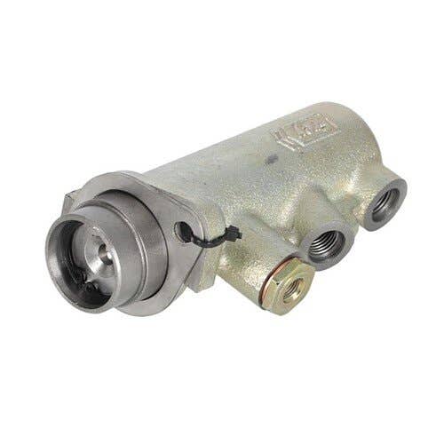 168047 | Brake Master Cylinder | Case IH MX100 MX110 MX120 MX135 |  | 252458A1