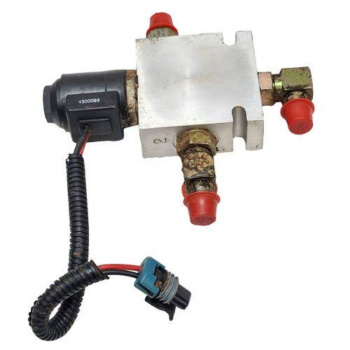 461645 | Brake Valve | Bobcat E14 T110 T140 T180 T190 T200 T250 T300 T320 T550 T590 T630 T750 T770 T870 319 418 864 |  | 7272735 | 6679103