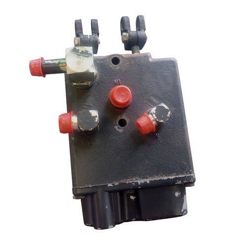459686 | Brake Valve | Case IH CPX420 CPX610 CPX620 420 620 625 635 2144 2166 2188 2344 2366 2377 2388 2555 2577 2588 5088 5130 6088 6130 7088 7130 |  | 137449A2 | 137449A1