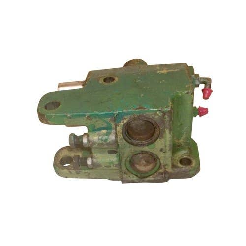 439608 | Brake Valve | John Deere 300 300 401D 401D 820 830 1530 2040 2240 |  | AR53494 | R54979 | R49665