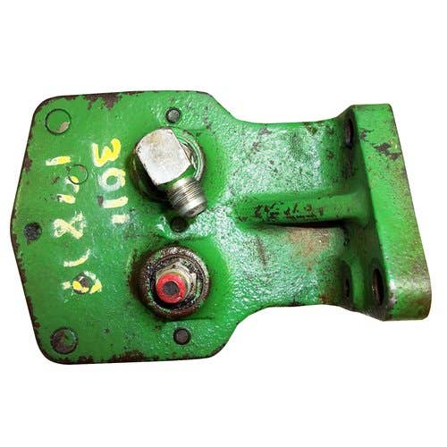 Used Break-Away Coupler - Right Hand fits John Deere 3010 4010 AR30777 AR30781 R28817 R32241 Used Break-Away Coupler - Right Hand fits John Deere 3010 4010 AR30777 AR30781 R28817 R32241