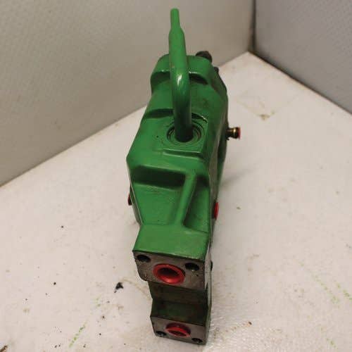 433316 | Breakaway Coupler | Upper | John Deere 7200R 7210R 7215R 7230R 7250R 7260R 7270R 7280R 7290R 7310R 8130 8225R 8230 8230T 8235R 8245R 8260R 8270R 8285R 8295R 8295RT 8310R 8310RT 8320R 8320RT 8330 8330T 8335R 8335RT 8345R |  | RE559661 | RE262017